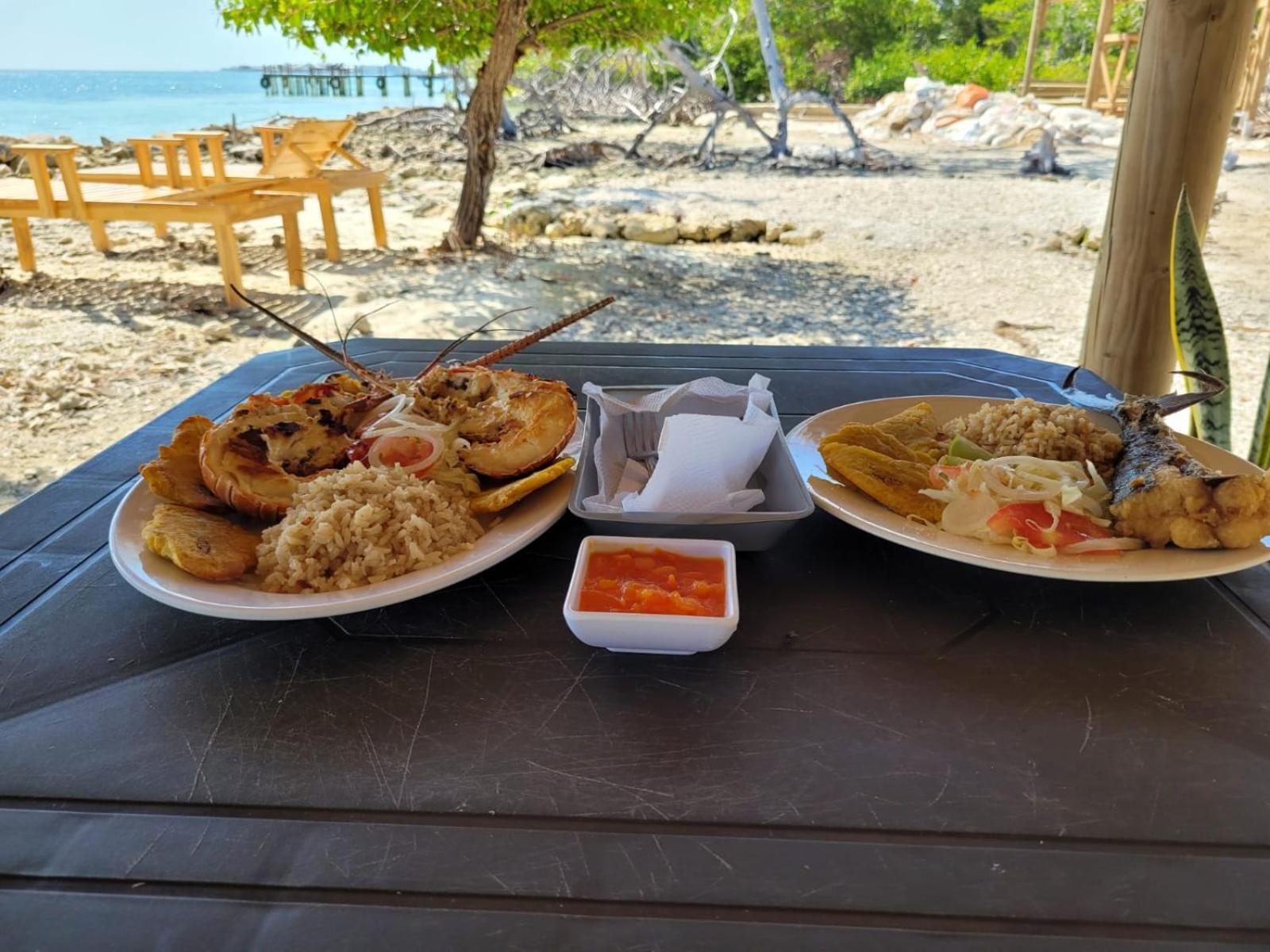 Hostel Villa Luz Beach Tintipan Island Eksteriør bilde